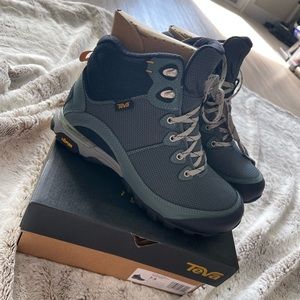 NEW - Women’s Teva Hiking Boots